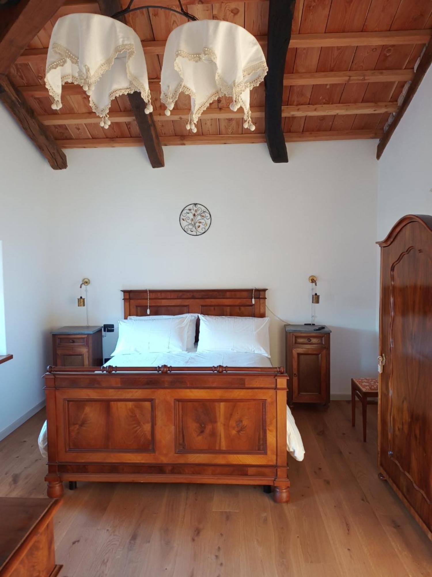 La Farie Bed & Breakfast Mediis Ngoại thất bức ảnh