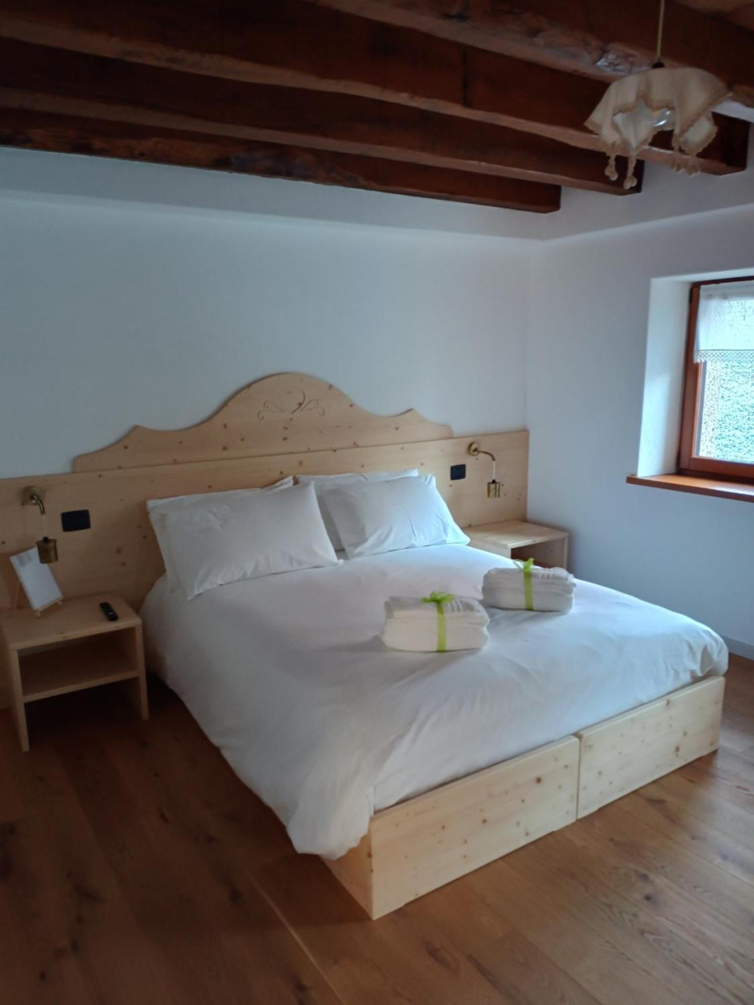 La Farie Bed & Breakfast Mediis Ngoại thất bức ảnh
